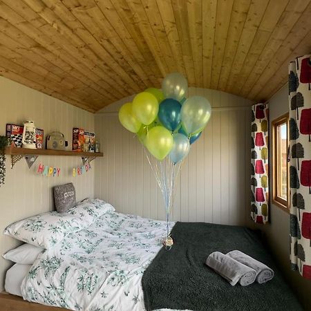 Shepherds Hut At Cedar Gables Lamberhurst Zewnętrze zdjęcie
