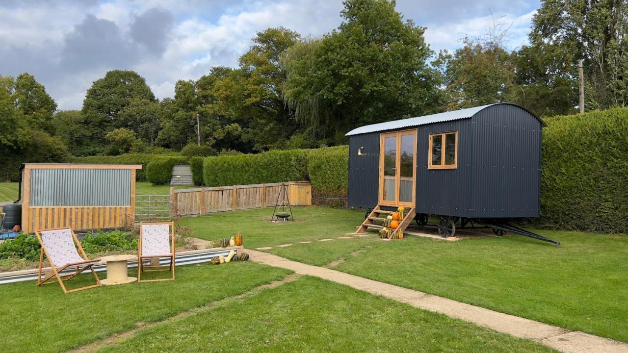 Shepherds Hut At Cedar Gables Lamberhurst Zewnętrze zdjęcie