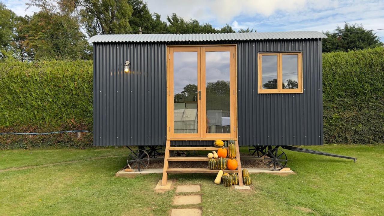 Shepherds Hut At Cedar Gables Lamberhurst Zewnętrze zdjęcie